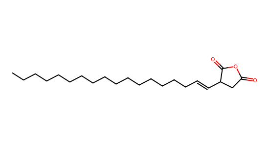 オクタデセニルこはく酸無水物 の化学構造